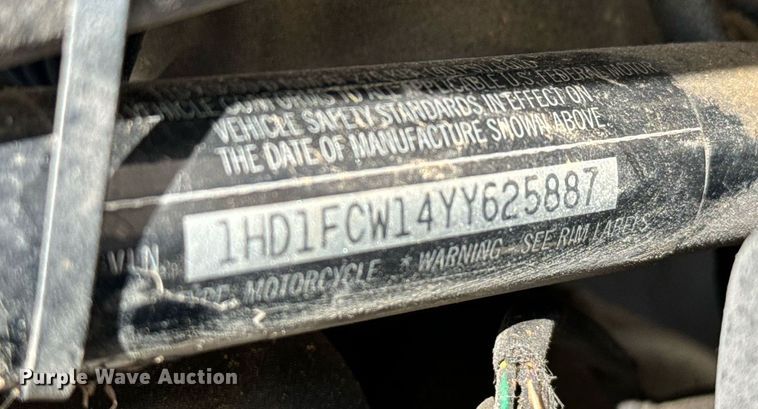 image for item EJ0200 2000 Harley Davidson Ultra Classic motorcycle