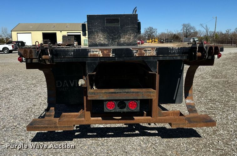 image for item EJ0221 2007 International  7400 flatbed truck