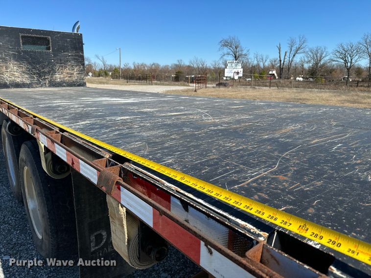 image for item EJ0221 2007 International  7400 flatbed truck