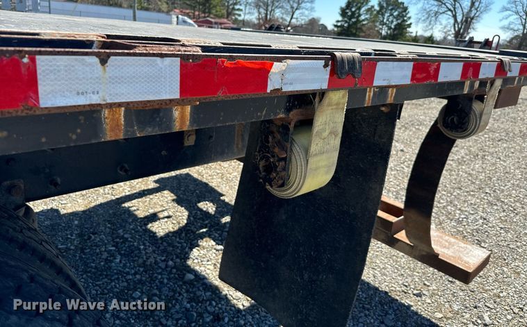 image for item EJ0221 2007 International  7400 flatbed truck