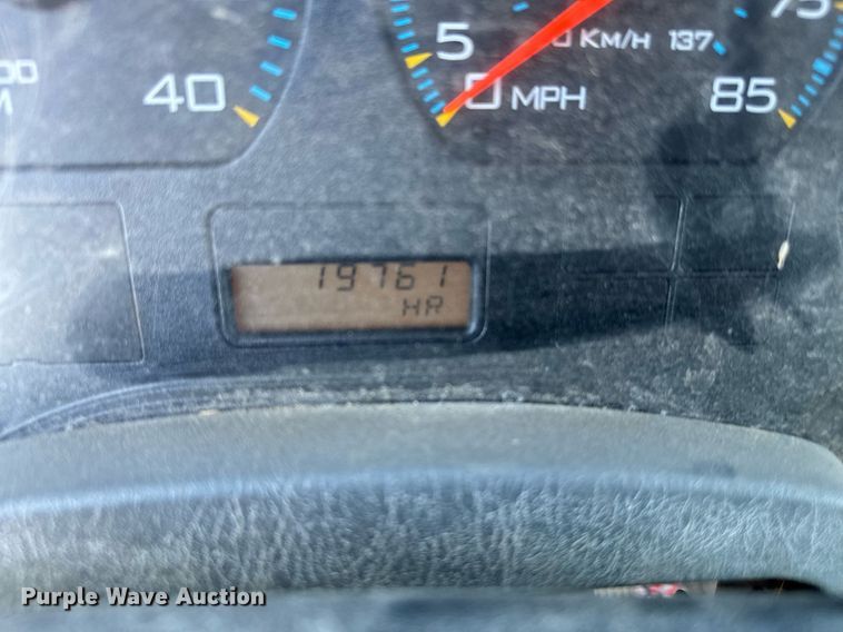 image for item EJ0221 2007 International  7400 flatbed truck