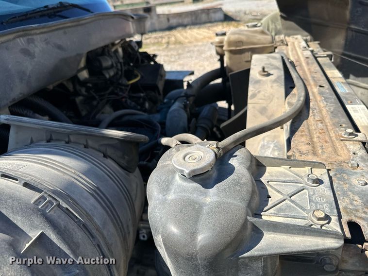 image for item EJ0221 2007 International  7400 flatbed truck