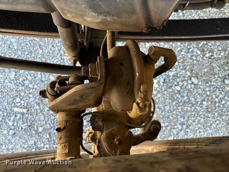 image for item EJ0221 2007 International  7400 flatbed truck