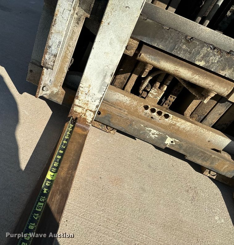 image for item EJ0222 Daewoo G25E-3 forklift