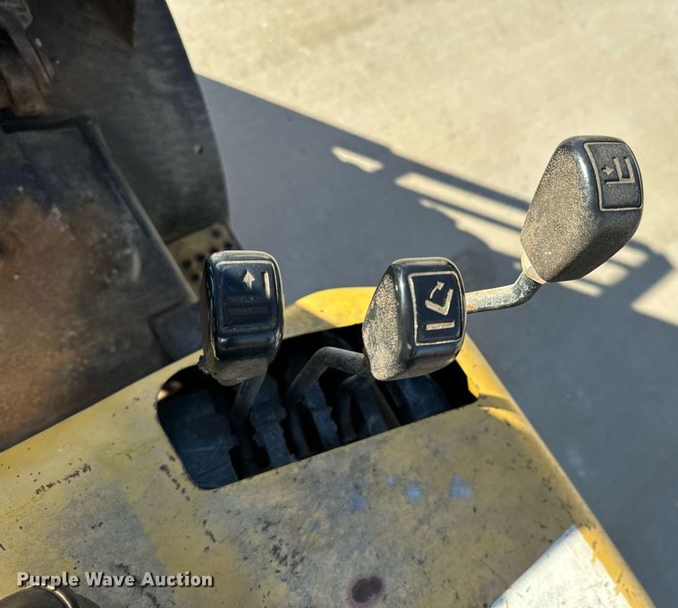 image for item EJ0222 Daewoo G25E-3 forklift