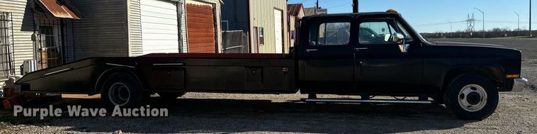 image for item EJ0226 1987 Chevrolet  R20 tow truck