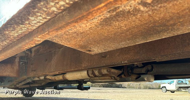 image for item EJ0226 1987 Chevrolet  R20 tow truck