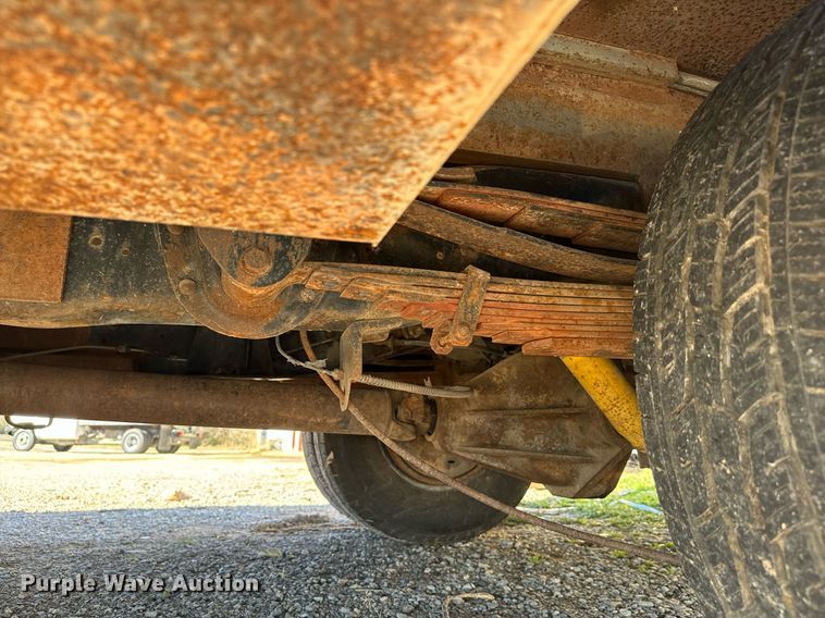 image for item EJ0226 1987 Chevrolet  R20 tow truck