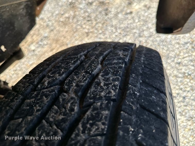 image for item EJ0226 1987 Chevrolet  R20 tow truck