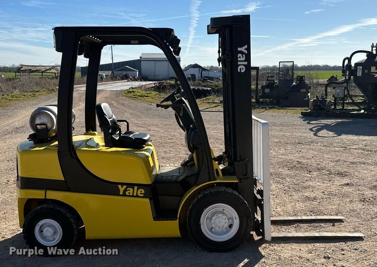 image for item EJ0265 Yale GLP050VXEUSE090 forklift