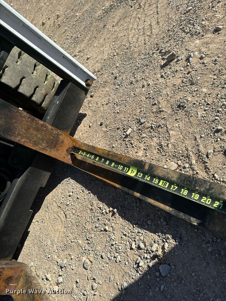 image for item EJ0265 Yale GLP050VXEUSE090 forklift