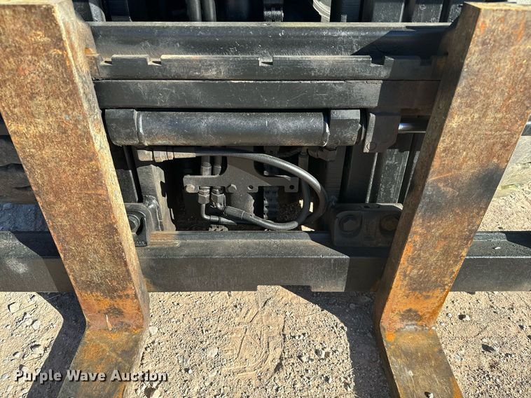 image for item EJ0265 Yale GLP050VXEUSE090 forklift