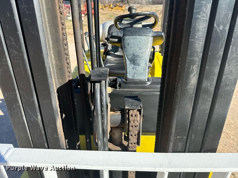 image for item EJ0265 Yale GLP050VXEUSE090 forklift