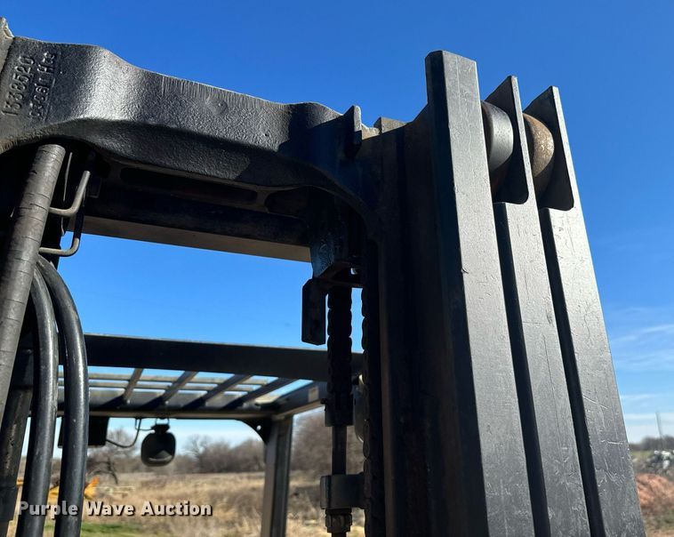 image for item EJ0265 Yale GLP050VXEUSE090 forklift