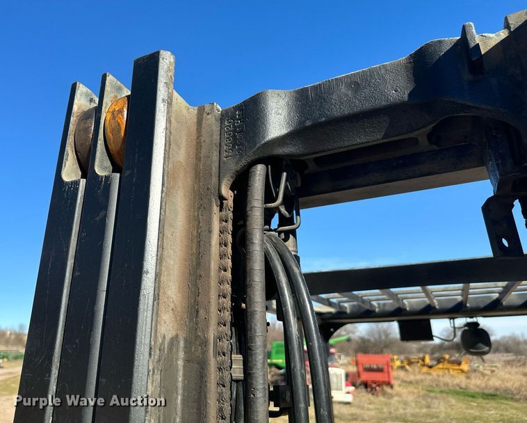 image for item EJ0265 Yale GLP050VXEUSE090 forklift