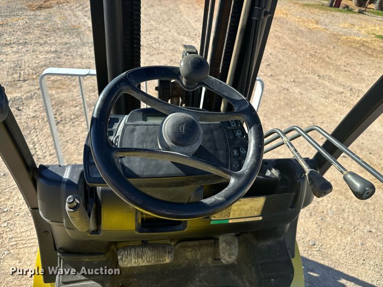 image for item EJ0265 Yale GLP050VXEUSE090 forklift