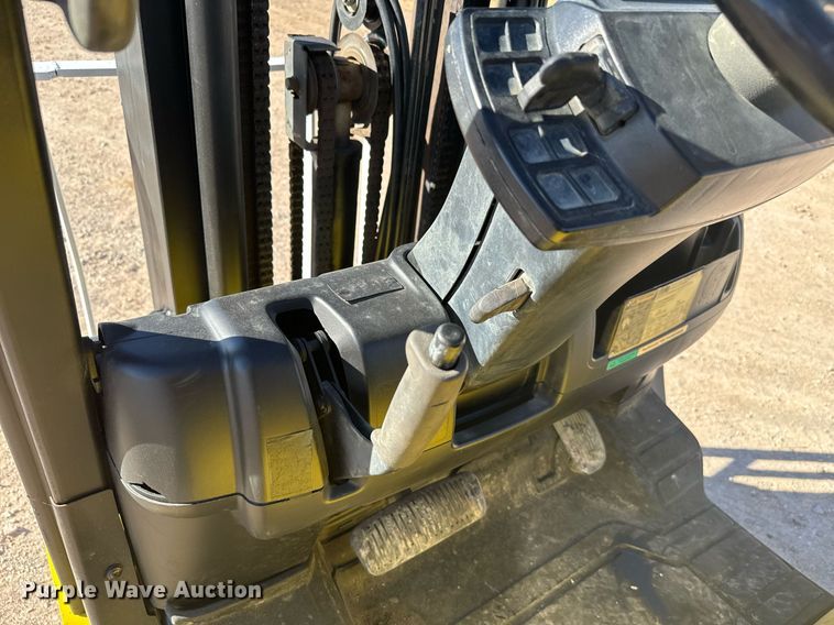 image for item EJ0265 Yale GLP050VXEUSE090 forklift