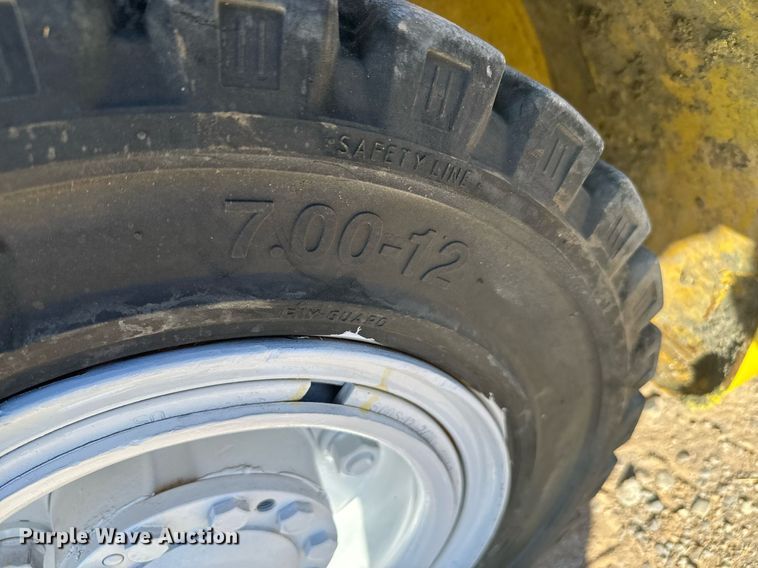 image for item EJ0265 Yale GLP050VXEUSE090 forklift