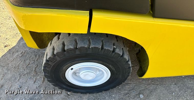 image for item EJ0265 Yale GLP050VXEUSE090 forklift