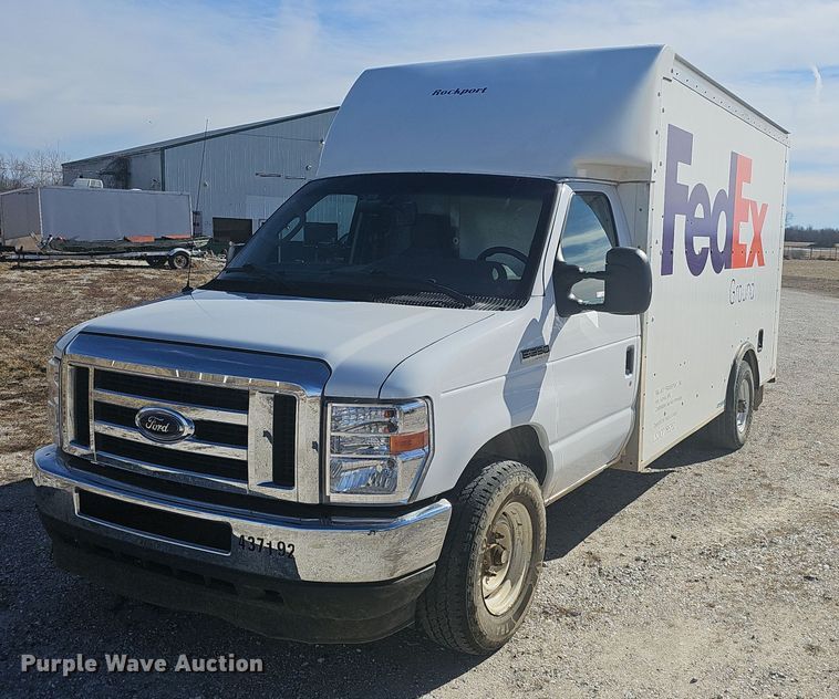 image for item EJ5854 2021 Ford E350 Super Duty delivery van