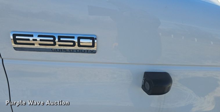 image for item EJ5854 2021 Ford E350 Super Duty delivery van