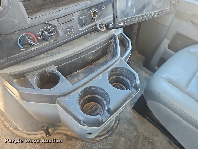 image for item EJ5854 2021 Ford E350 Super Duty delivery van