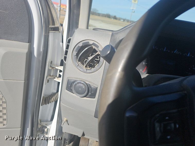 image for item EJ5854 2021 Ford E350 Super Duty delivery van