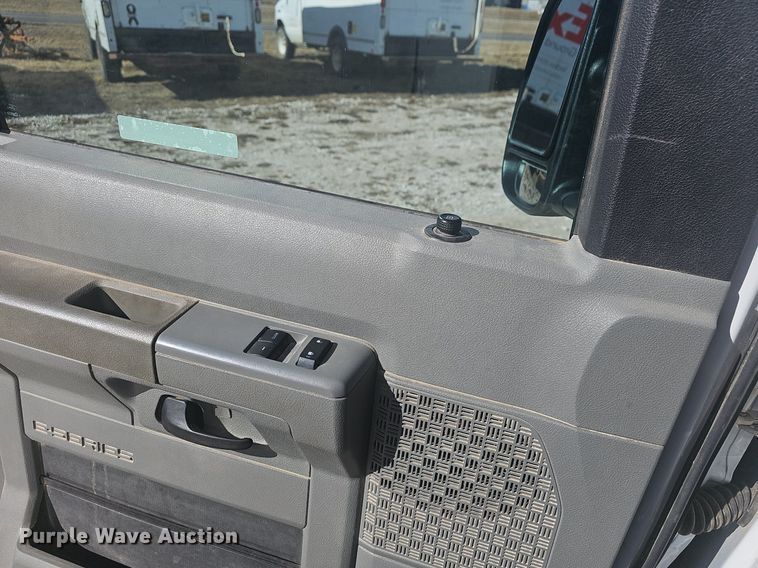 image for item EJ5854 2021 Ford E350 Super Duty delivery van