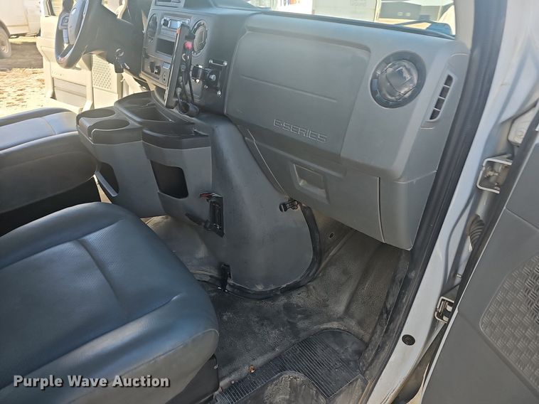 image for item EJ5854 2021 Ford E350 Super Duty delivery van