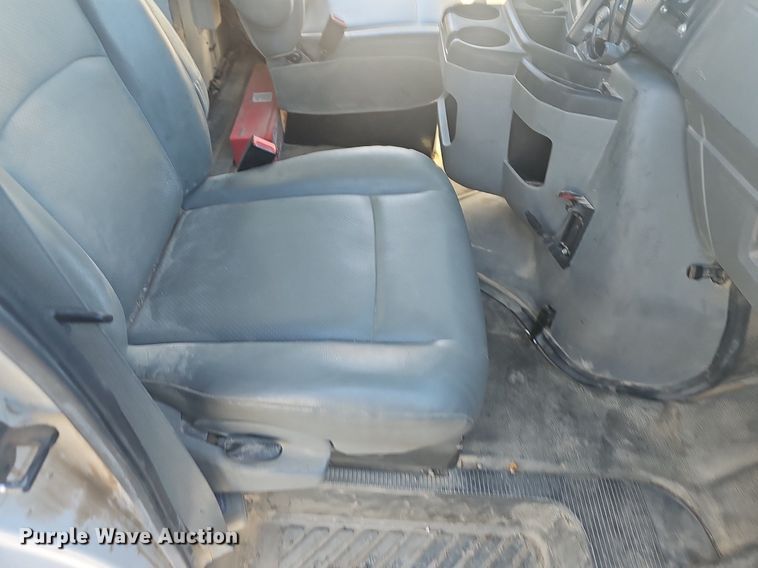 image for item EJ5854 2021 Ford E350 Super Duty delivery van