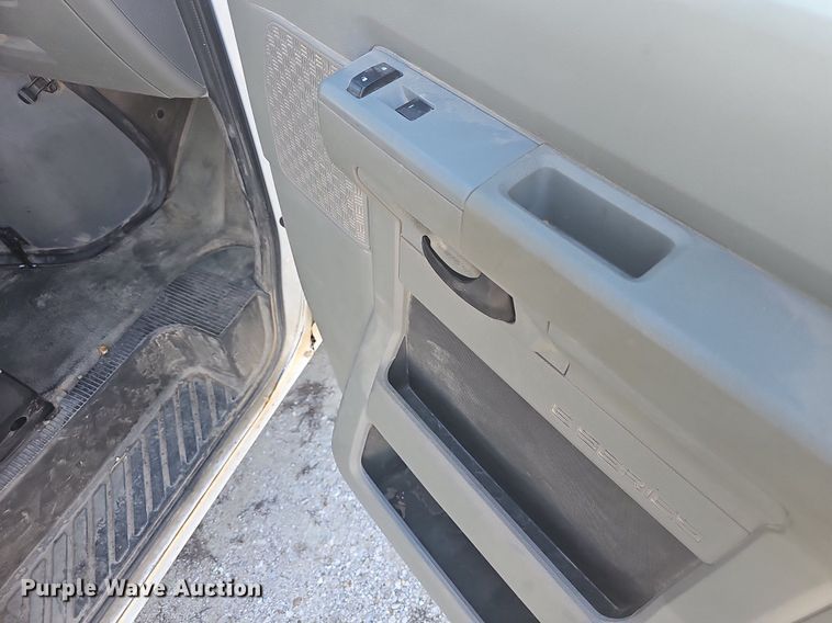 image for item EJ5854 2021 Ford E350 Super Duty delivery van