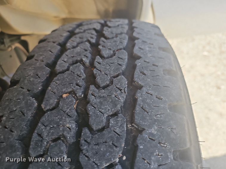 image for item EJ5854 2021 Ford E350 Super Duty delivery van