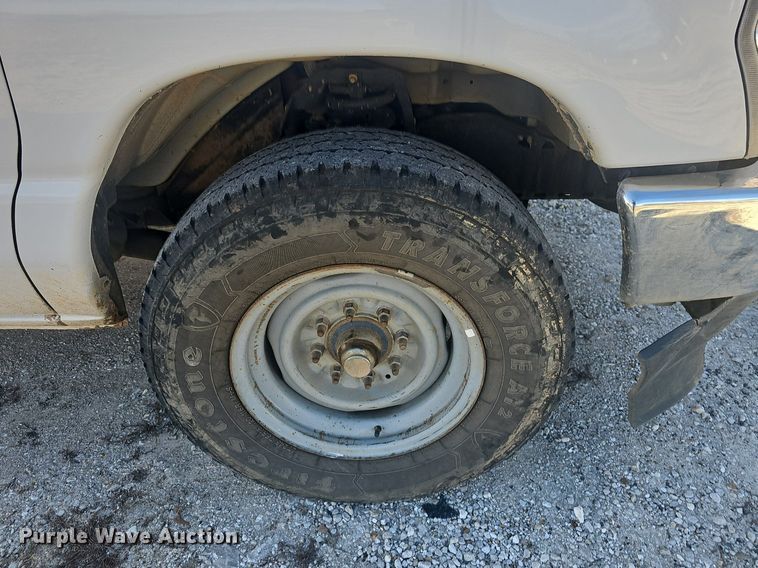 image for item EJ5854 2021 Ford E350 Super Duty delivery van