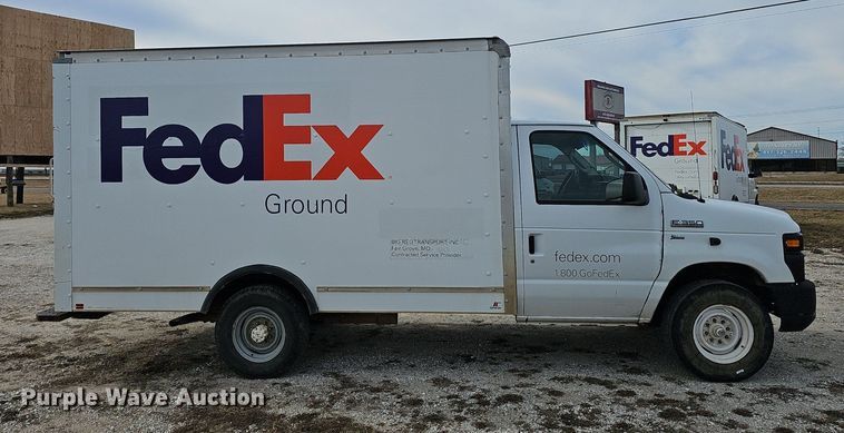 image for item EJ5855 2012 Ford E350 Super Duty  box truck