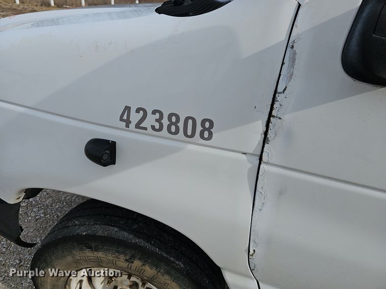 image for item EJ5855 2012 Ford E350 Super Duty  box truck