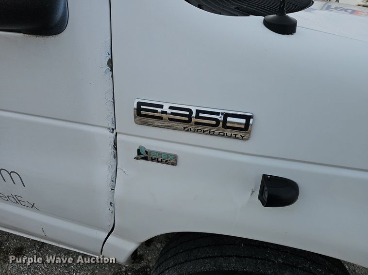 image for item EJ5855 2012 Ford E350 Super Duty  box truck