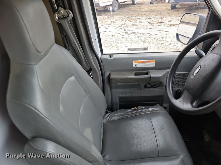 image for item EJ5855 2012 Ford E350 Super Duty  box truck