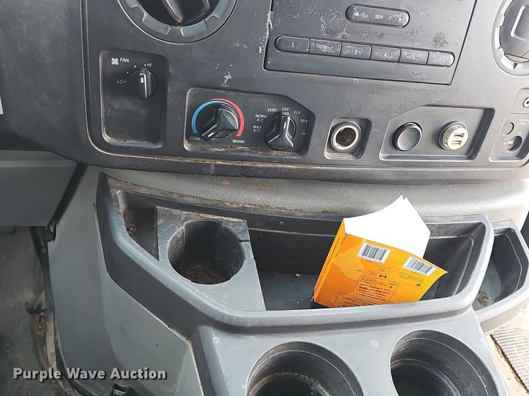 image for item EJ5855 2012 Ford E350 Super Duty  box truck