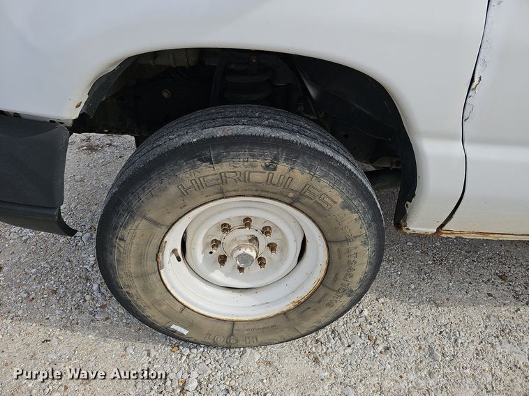 image for item EJ5855 2012 Ford E350 Super Duty  box truck