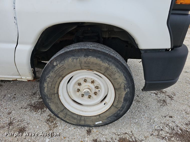 image for item EJ5855 2012 Ford E350 Super Duty  box truck