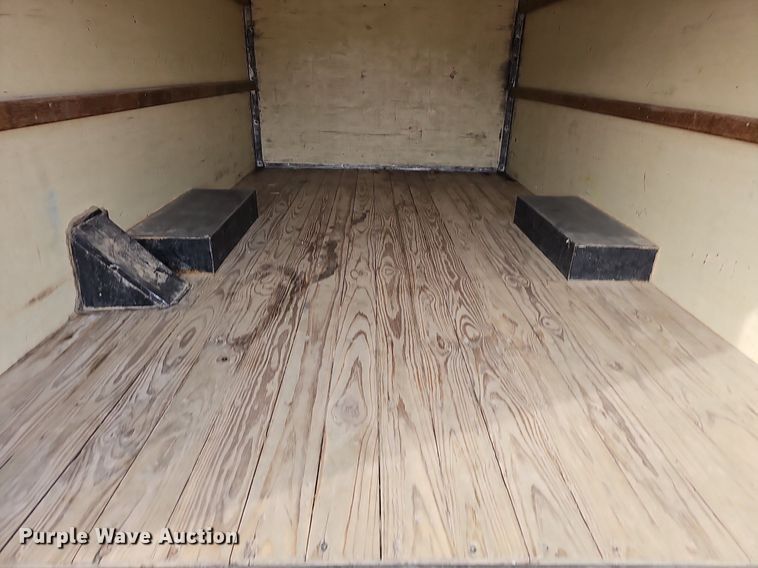 image for item EJ5856 2012 Ford E350 Super Duty box truck