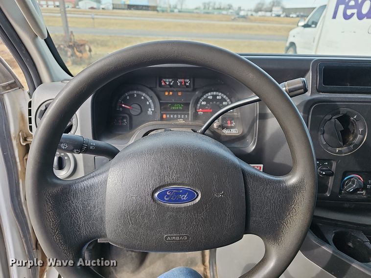 image for item EJ5856 2012 Ford E350 Super Duty box truck