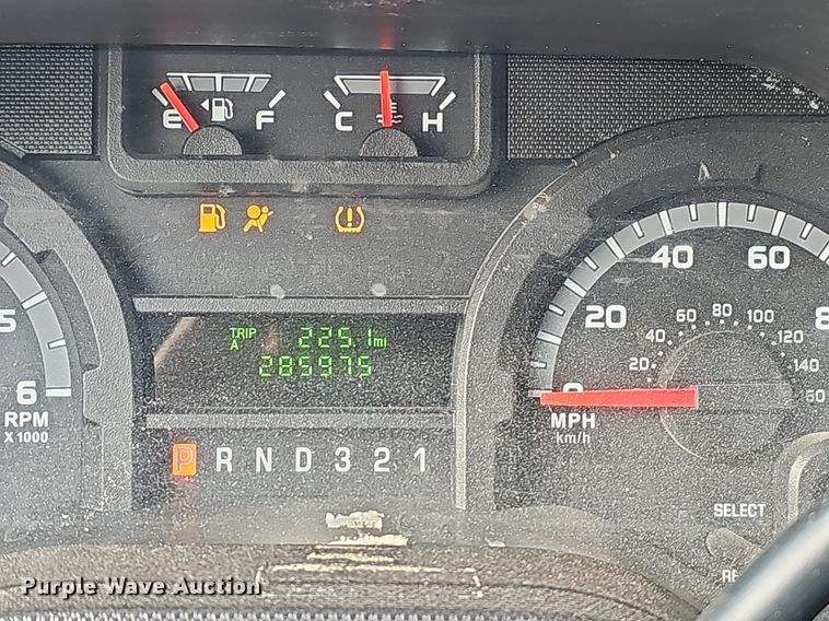 image for item EJ5856 2012 Ford E350 Super Duty box truck