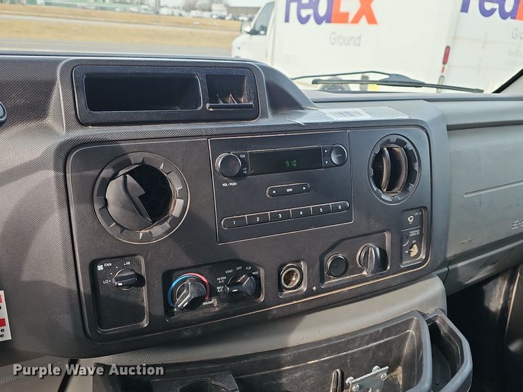 image for item EJ5856 2012 Ford E350 Super Duty box truck