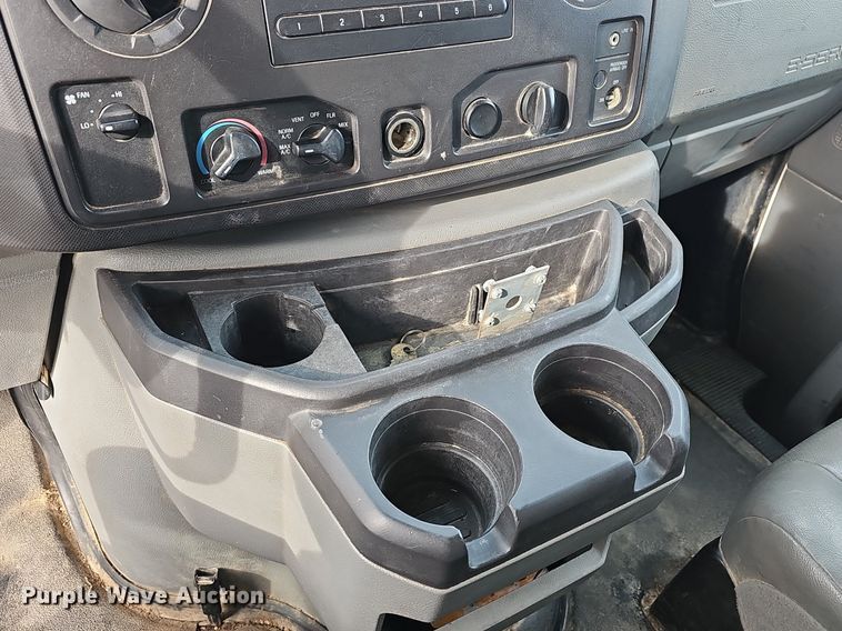 image for item EJ5856 2012 Ford E350 Super Duty box truck