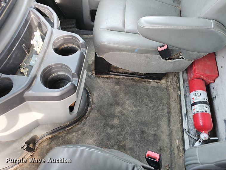 image for item EJ5856 2012 Ford E350 Super Duty box truck