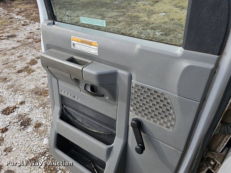 image for item EJ5856 2012 Ford E350 Super Duty box truck