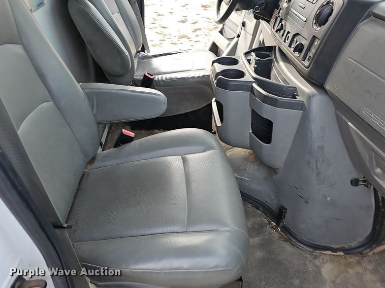 image for item EJ5856 2012 Ford E350 Super Duty box truck