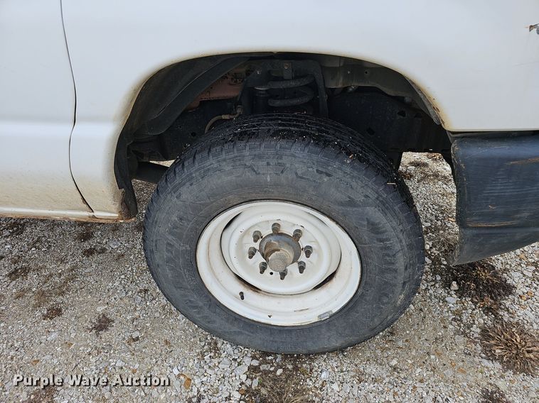 image for item EJ5856 2012 Ford E350 Super Duty box truck