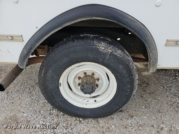 image for item EJ5856 2012 Ford E350 Super Duty box truck